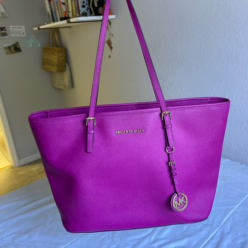 Michael Kors Large magenta/pink shoulder purse!